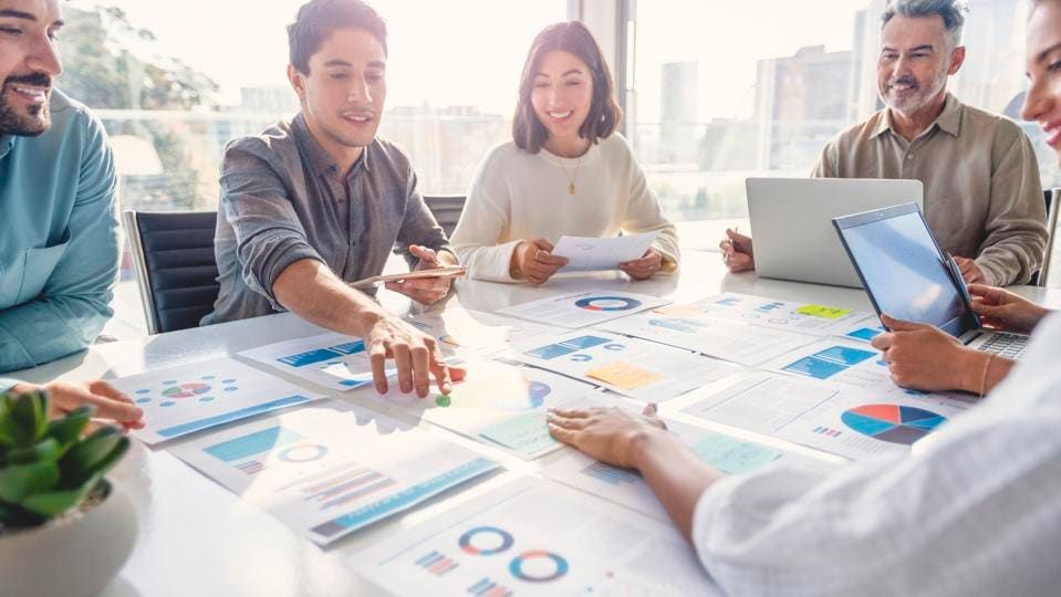 Illustrazione team analytics