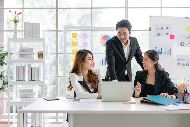 Infografica budget in stile memphis